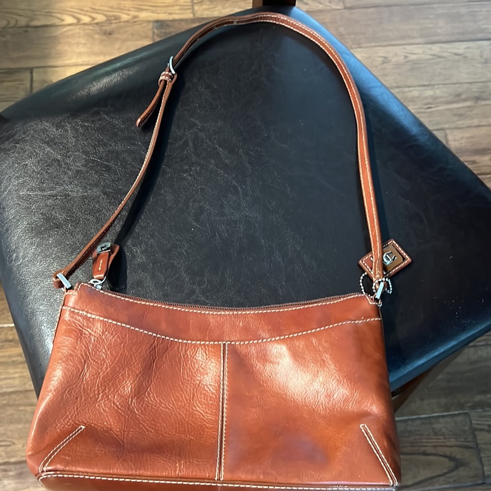Etienne Aigner Vintage Tan Genuine Leather shoulder bag